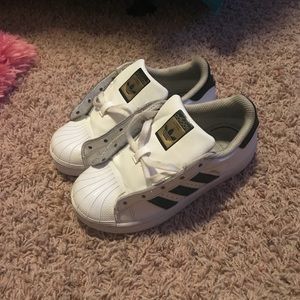 Adidas toddler sneaker